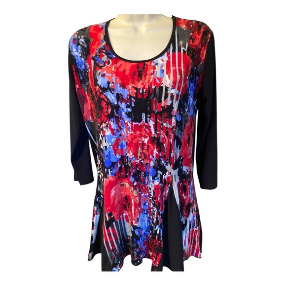 Beautiful top - Picture 1 of 3